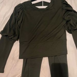 Brand new puffer sleeve jogger set